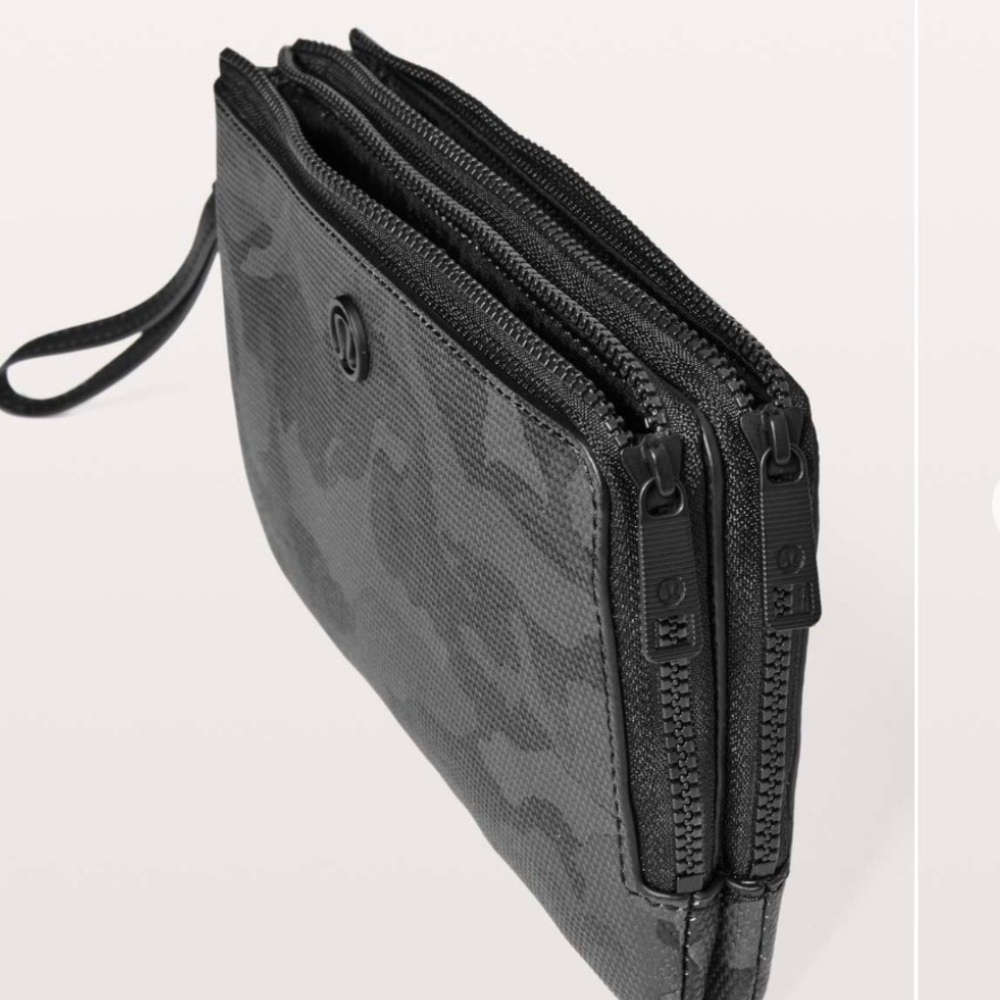 Lululemon Double Up Pouch
Incognito Camo Multi Grey / Black